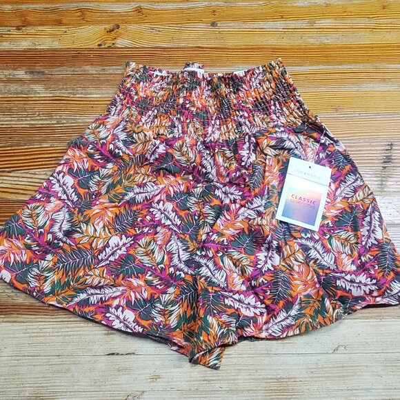 Classic Concepts Los Angeles Pants - High waisted, elastic band linen blend shorts